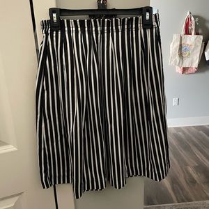 j crew mercantile skirt, elastic waist, pleated in front, size 8, knee/midi